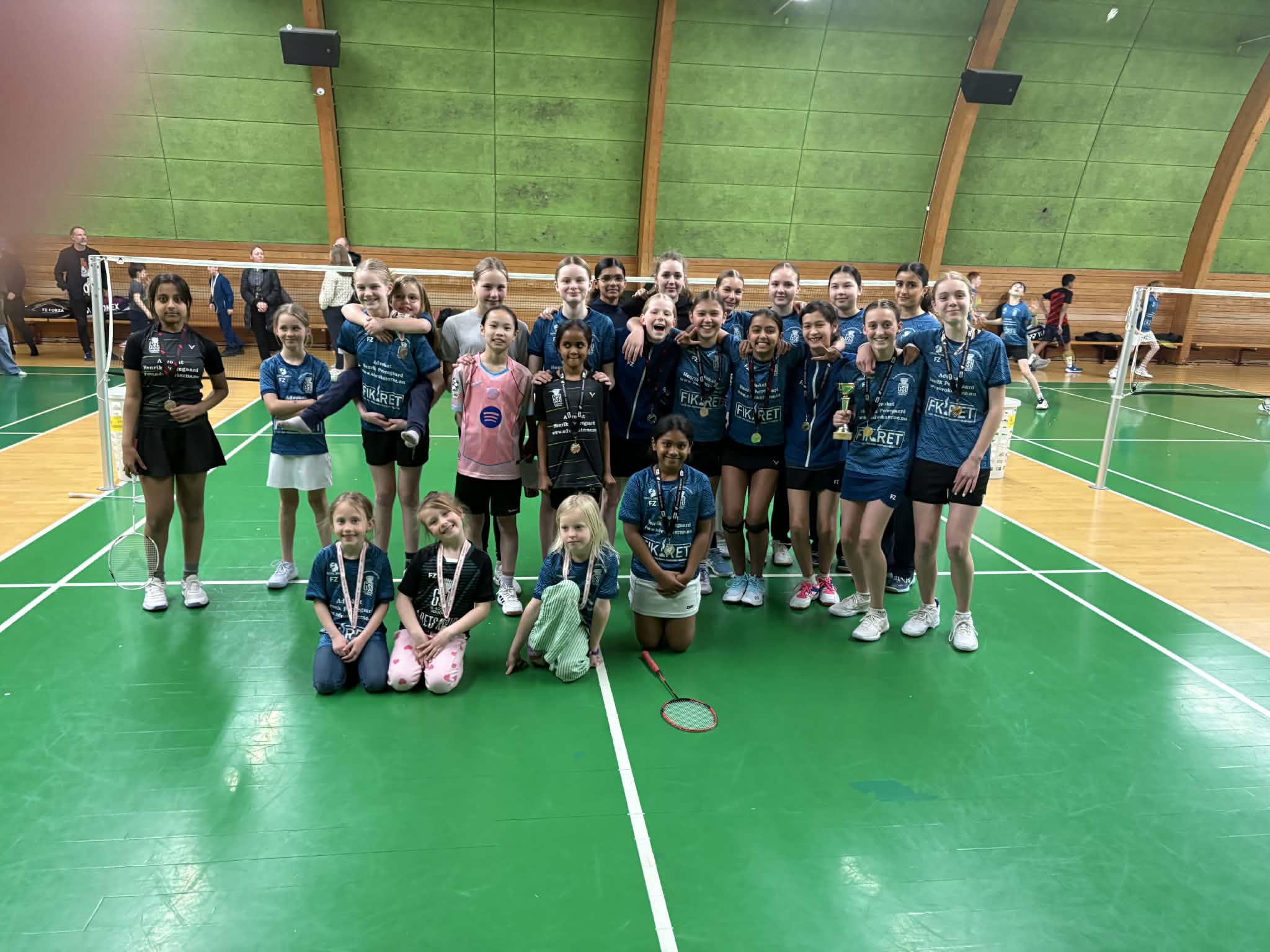 Pigerne strømmer til badminton