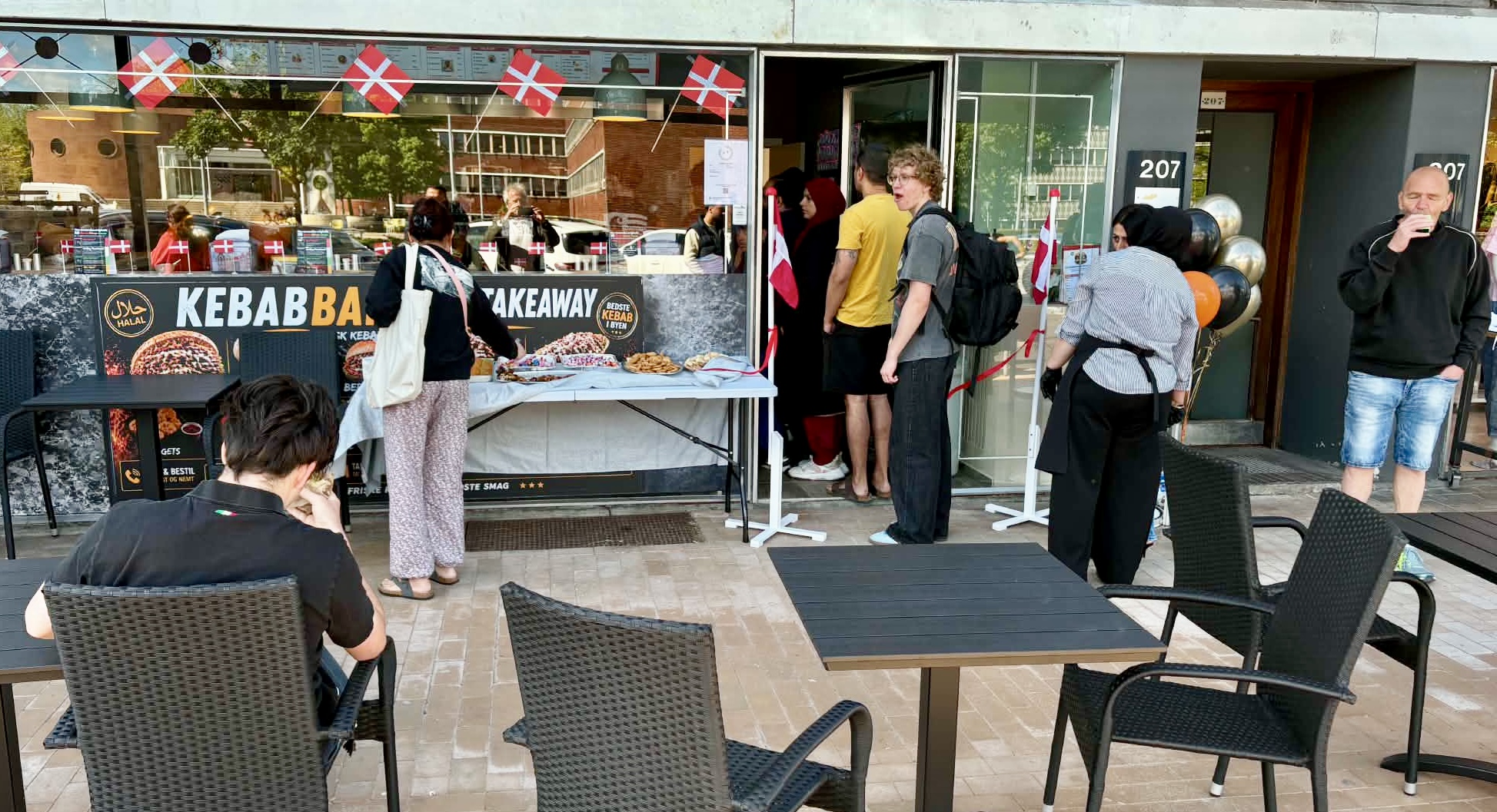 Masser af liv og gratis pitabrød
